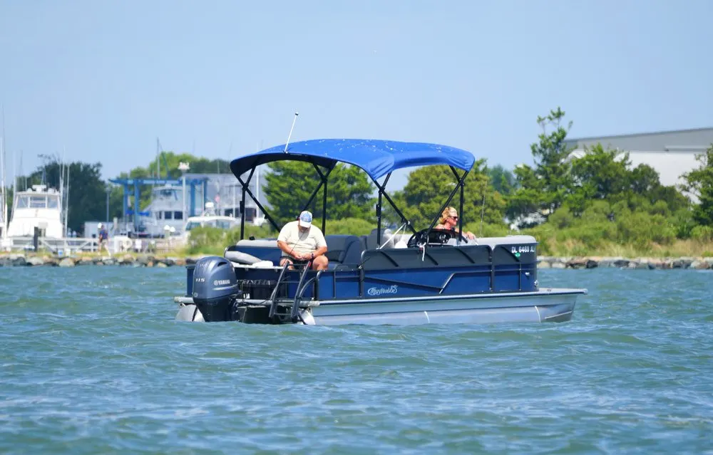 Fishing pontoon boat