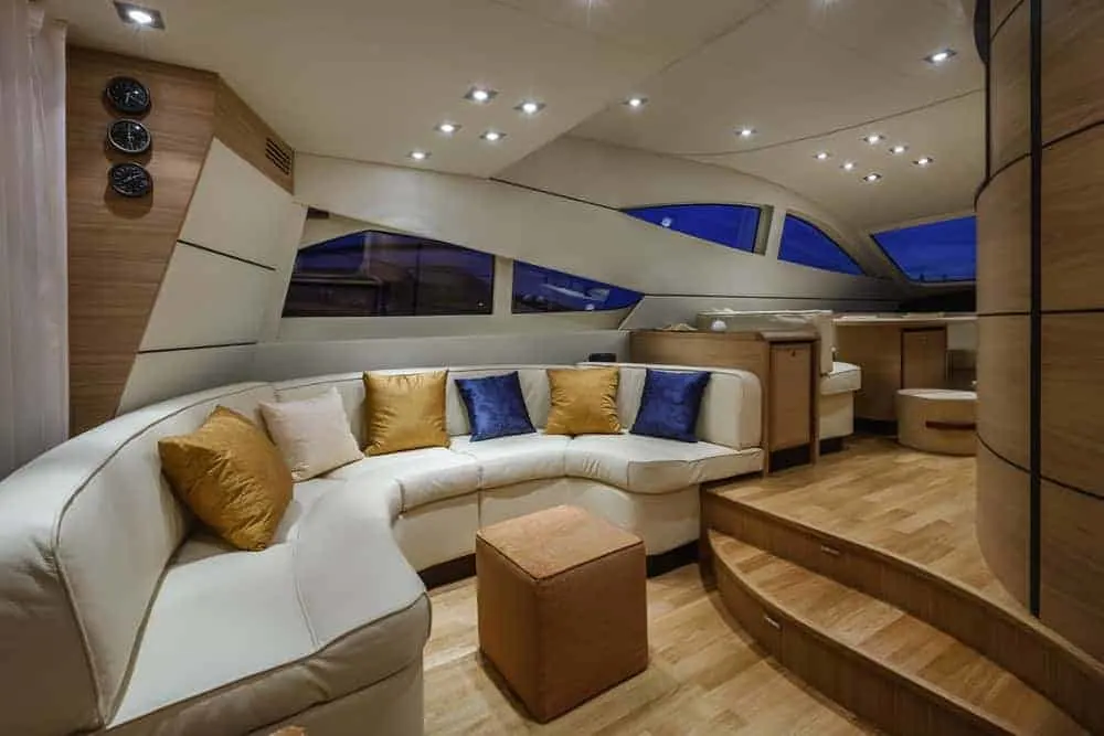 luxury yacht Abacus 52 dinette