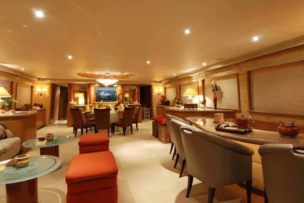 mega luxury yacht salon