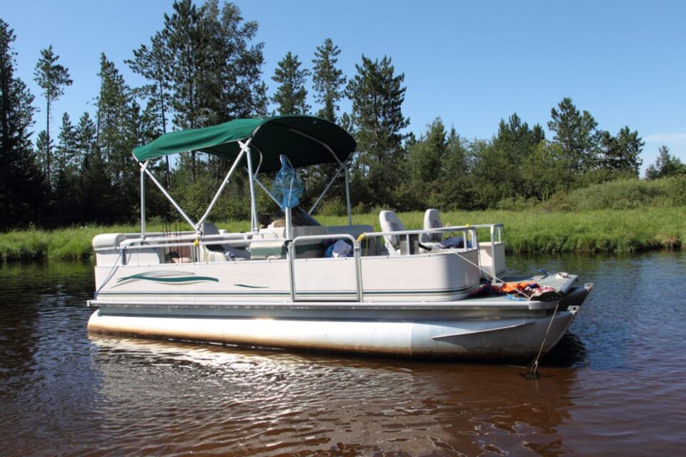 6-different-types-of-pontoon-boats