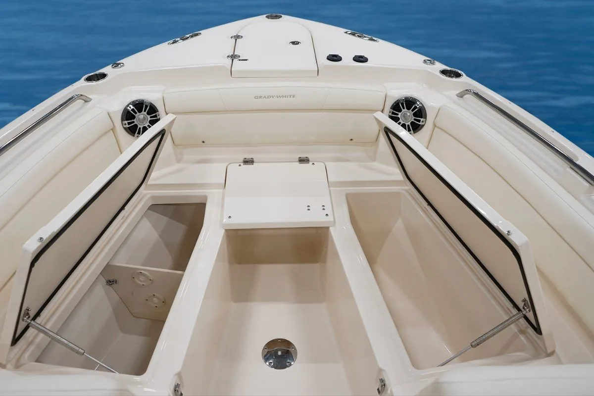 Zoom in photo of a storage seat in the front part of the yacht.