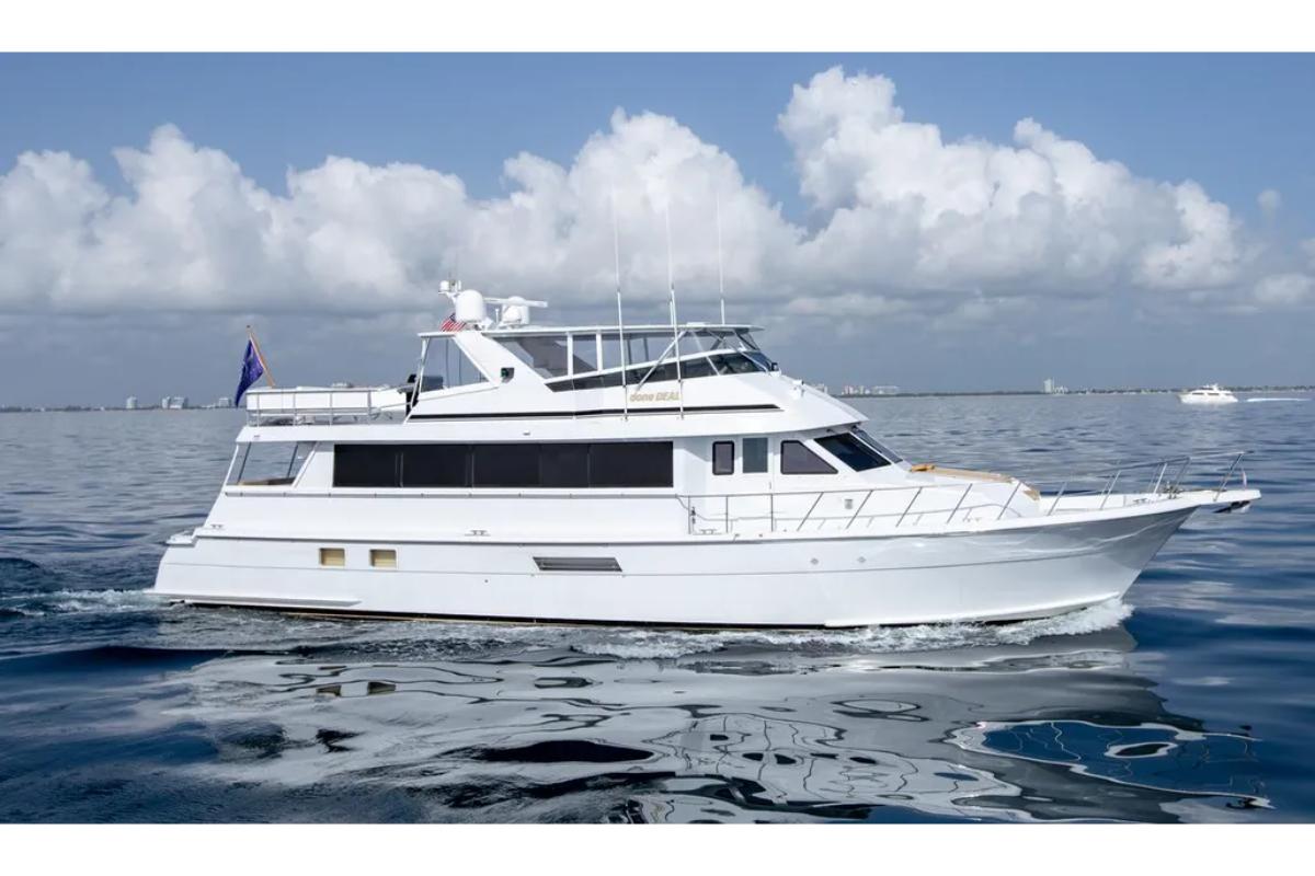 1999 Hatteras 74 Sport Deck Motor Yacht 