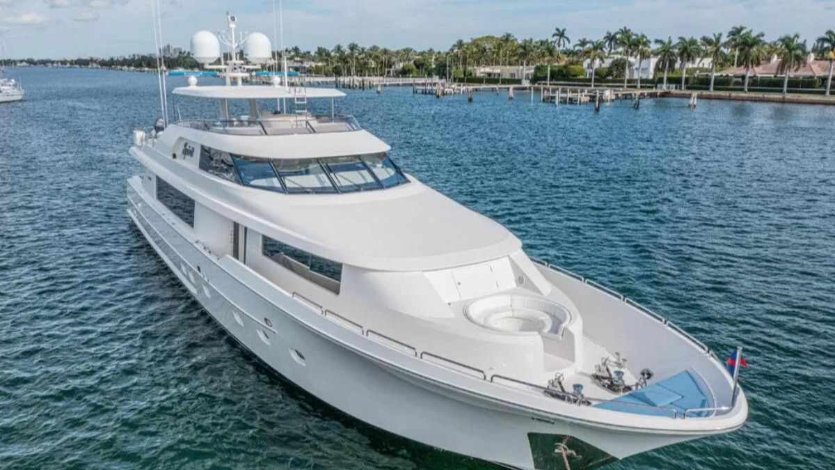 112 ft yacht