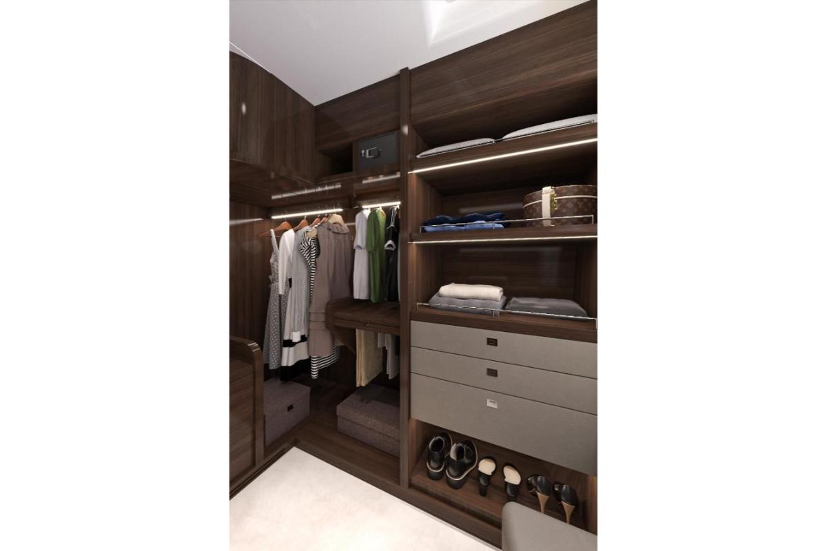 Walk-in closet