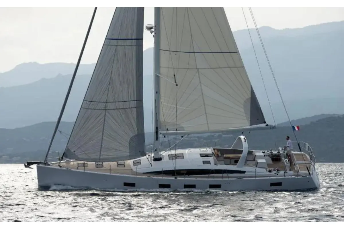 2025 Jeanneau Yacht 65 