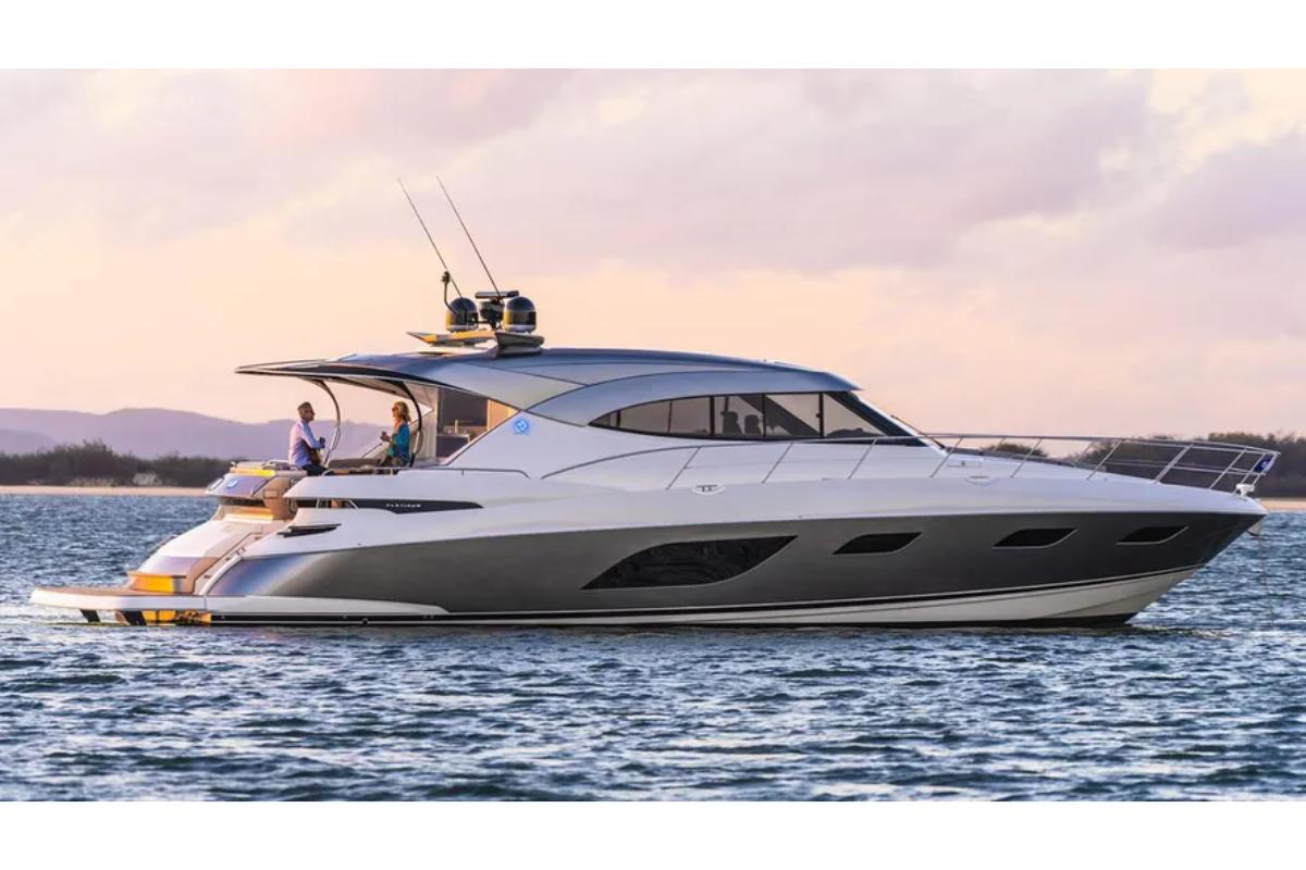 2024 Riviera 6000 Sport Yacht