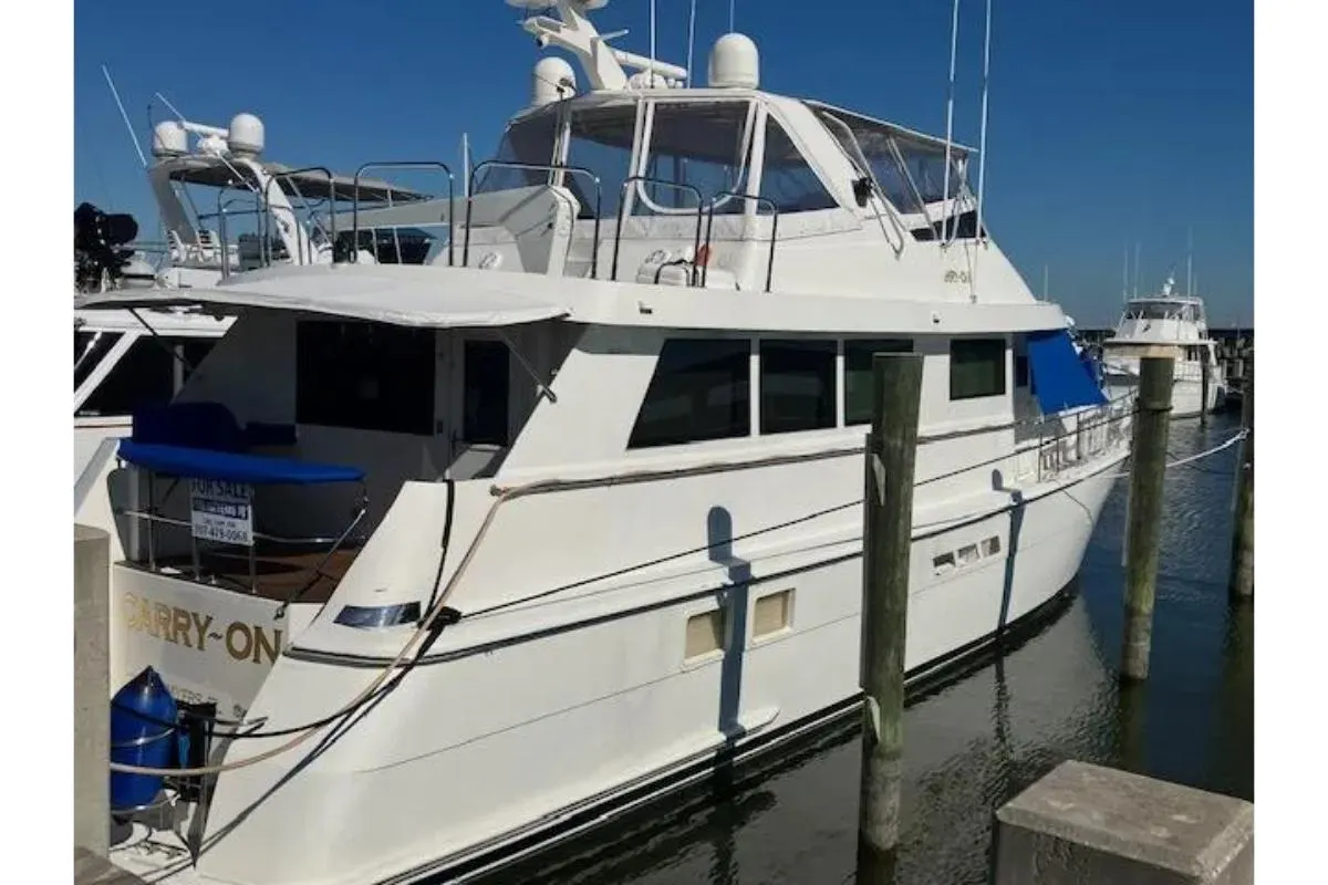 1996 Hatteras 70 Sport Deck Motor Yacht 