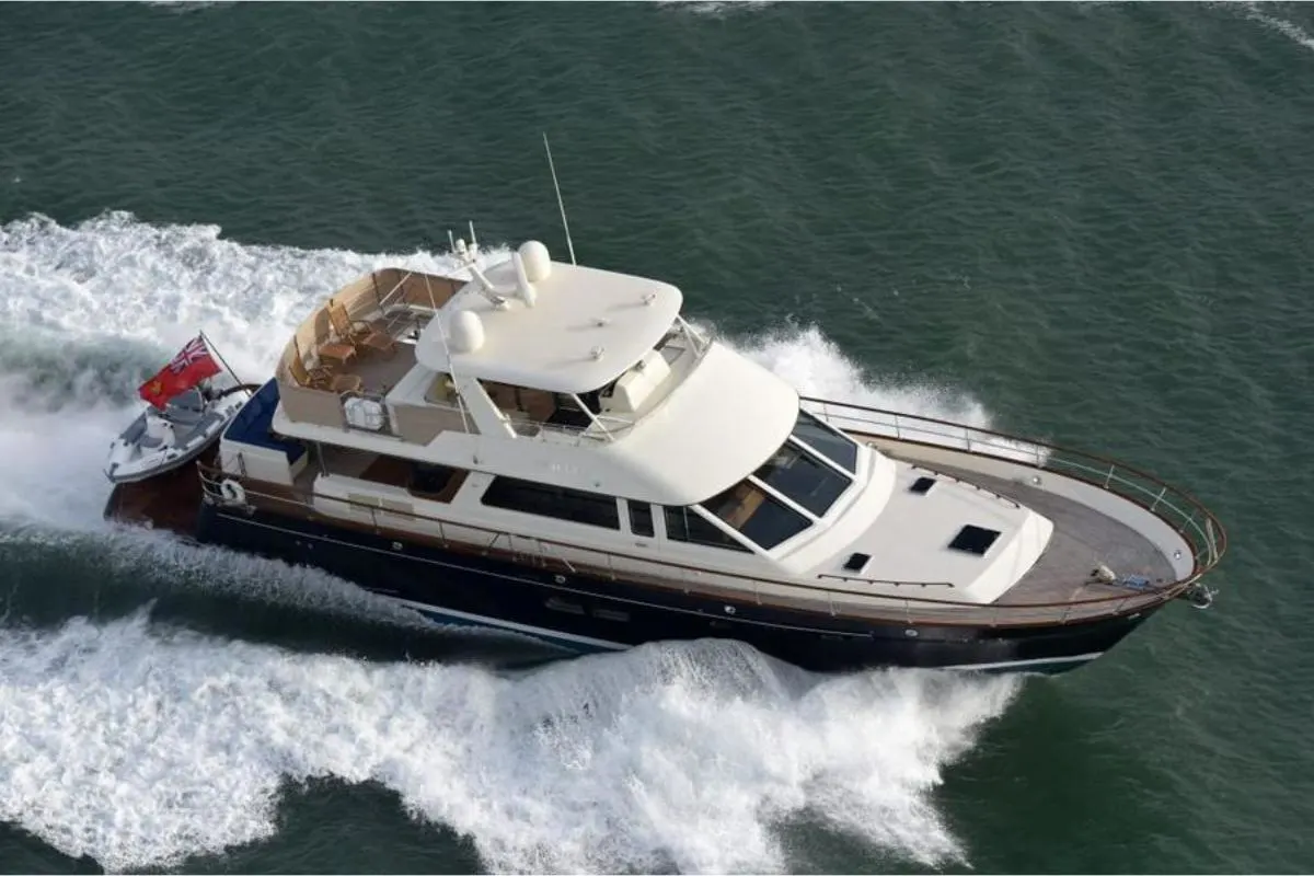 2024 Hunt Yachts Ocean 76 Flybridge