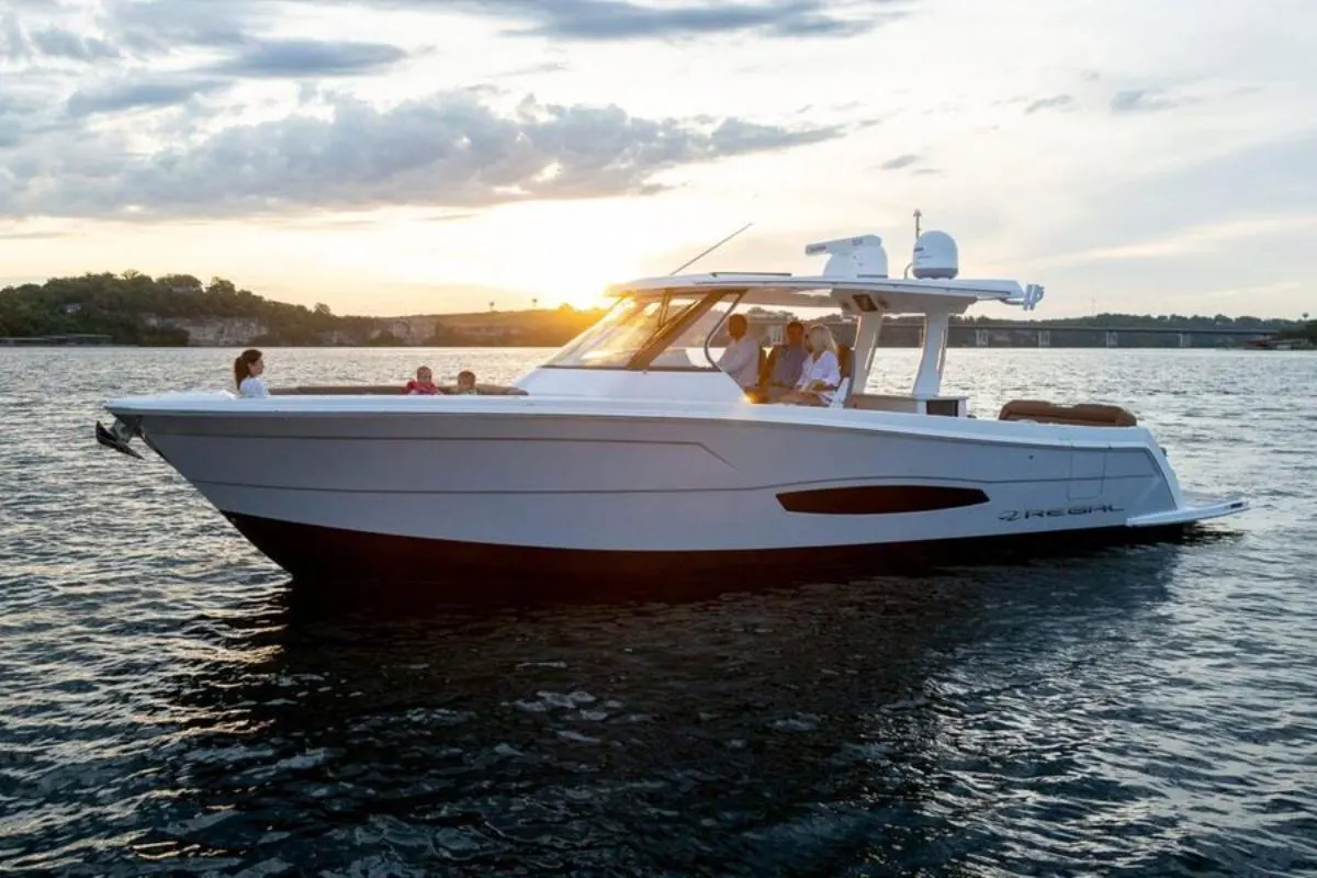 2024 Regal 38 Surf 