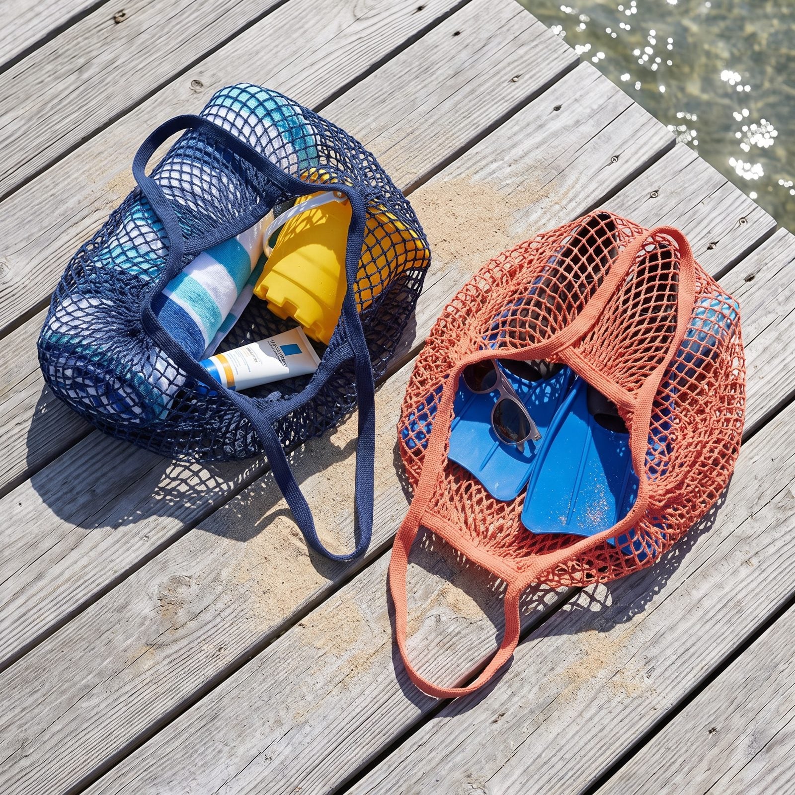 Carry Beach Gear in Mesh Bags That Release Sand